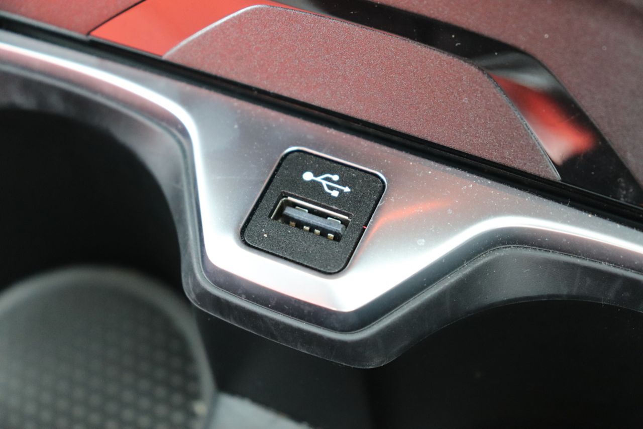 F40 118d Sports Hatch 5-door B47 2.0d