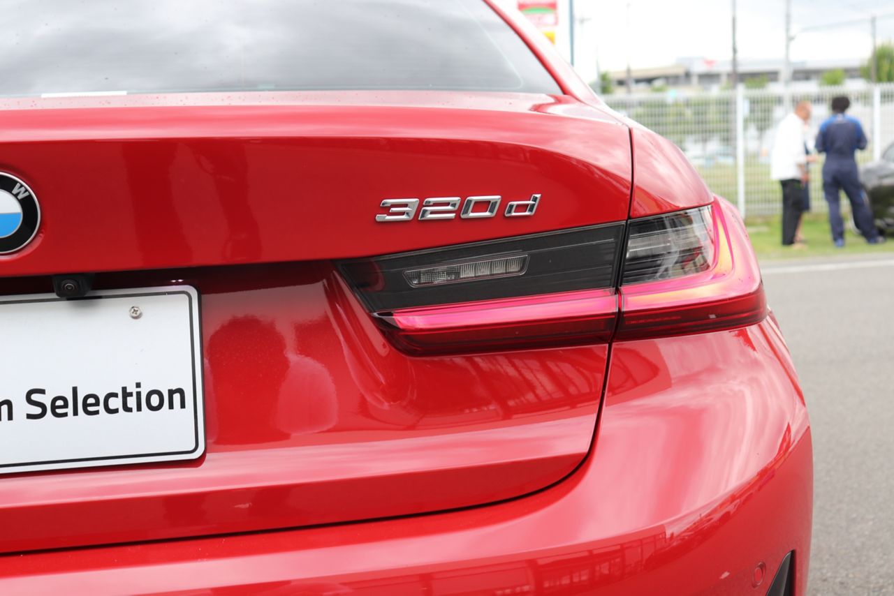 G20 320d xDrive RHD Saloon