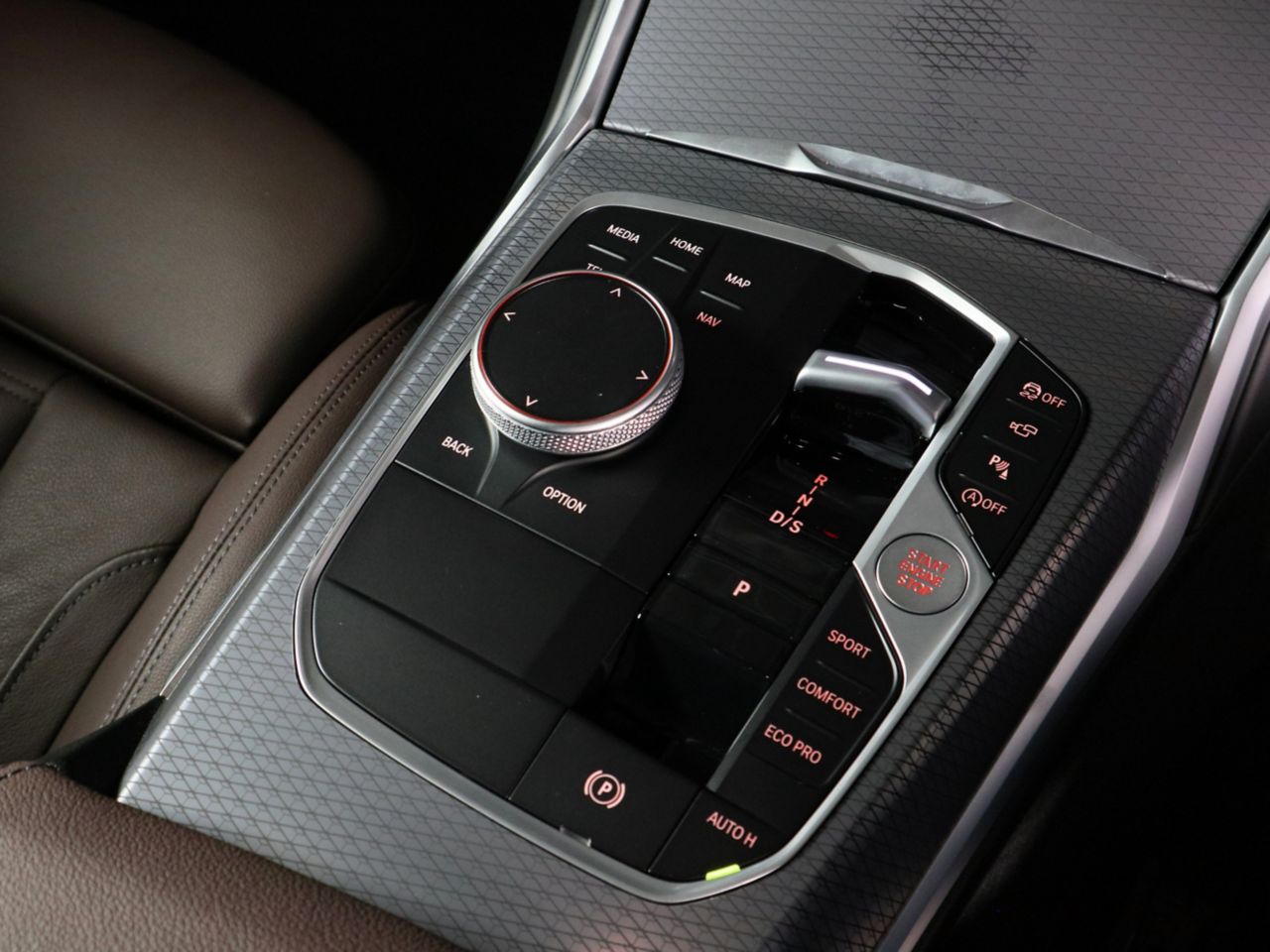 320d xDrive Berline RHD