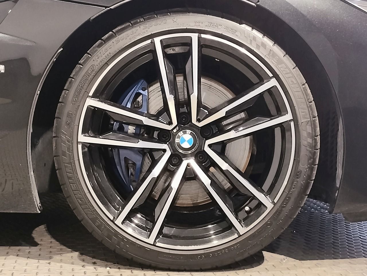 G29 z4 sDrive20i RHD