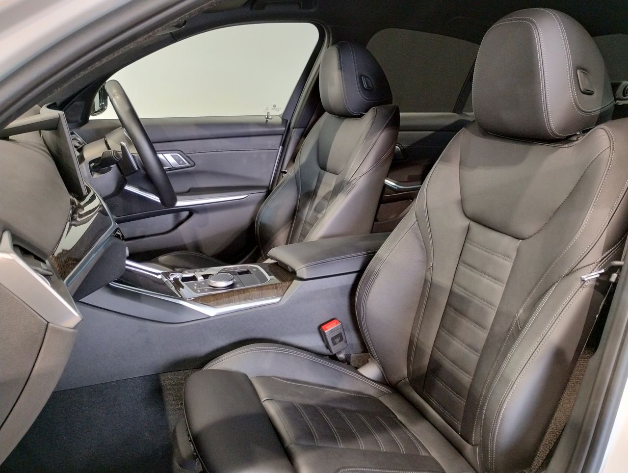 320d xDrive Berline RHD