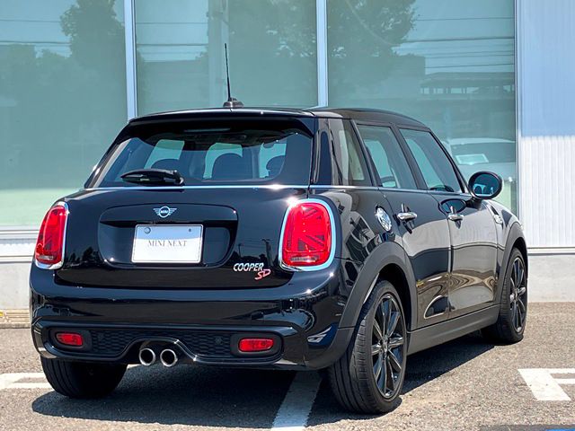 F55 COOPER S D(AT)