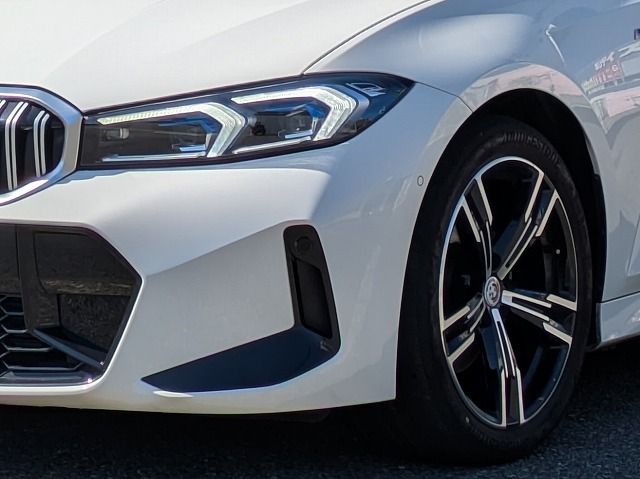 320d xDrive Berline RHD