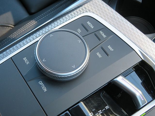 320d xDrive Berline RHD
