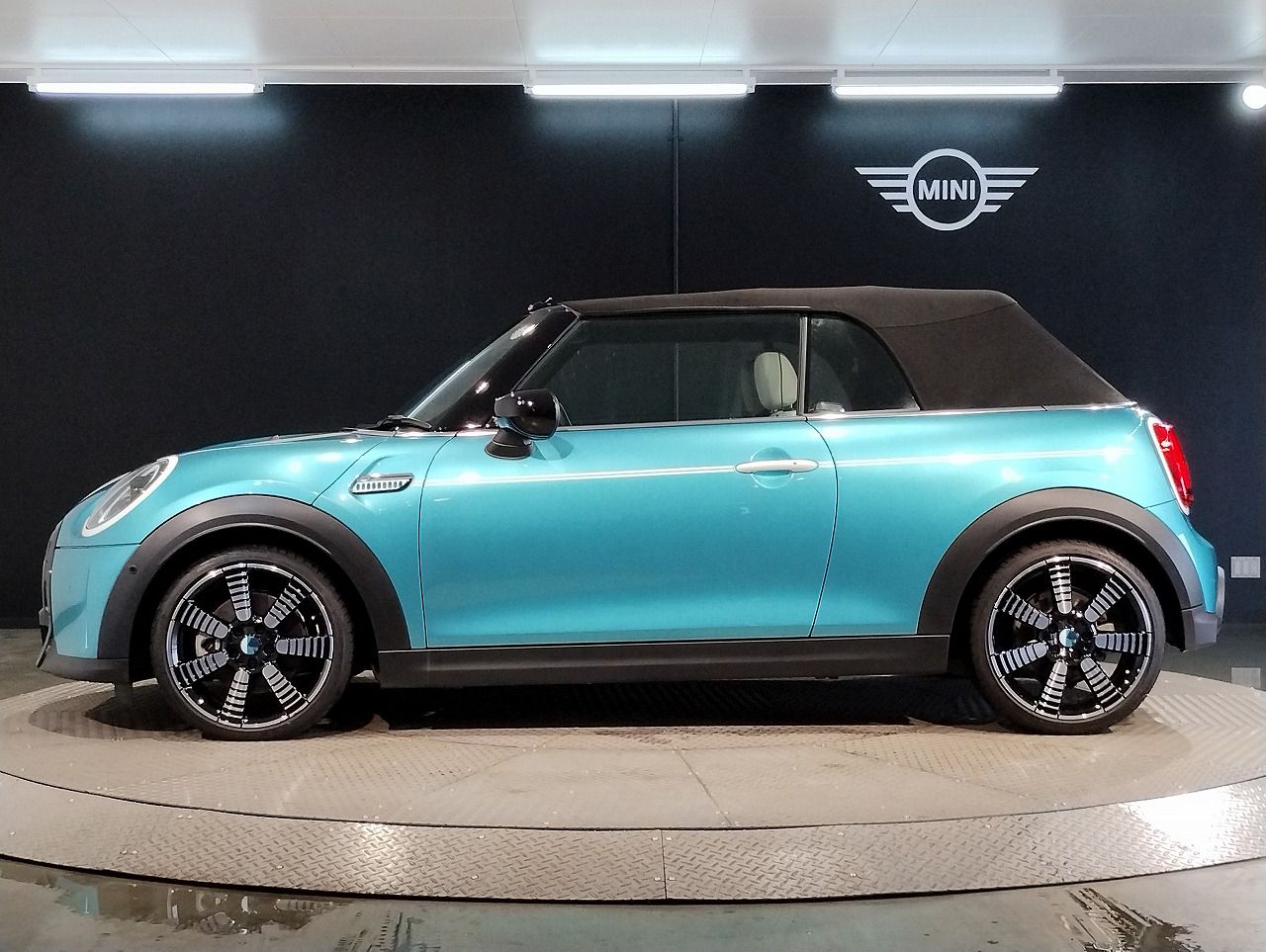 MINI Cooper S Convertible RHD