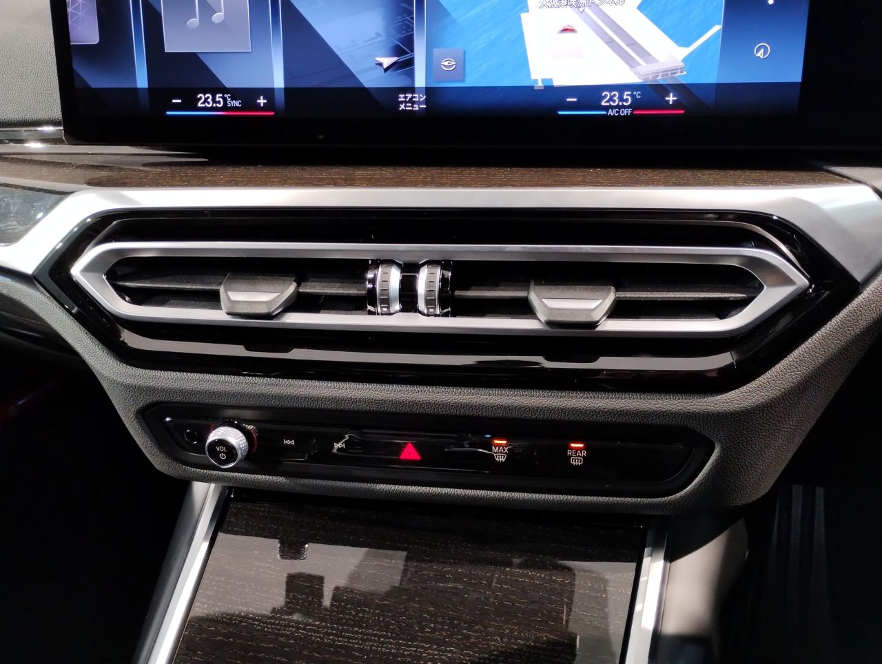 320d xDrive Berline RHD