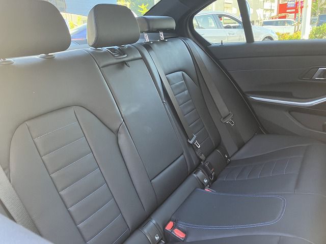 320d xDrive Berline RHD