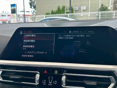 320i Sedan RHD