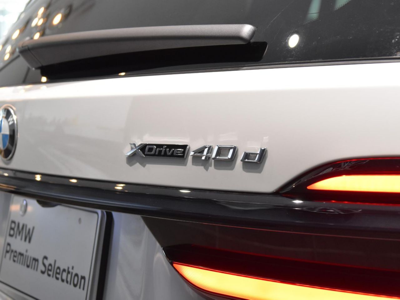 X7 xDrive40d RHD US