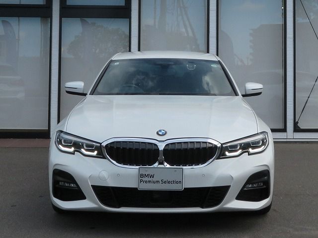 G20 320d xDrive RHD Saloon