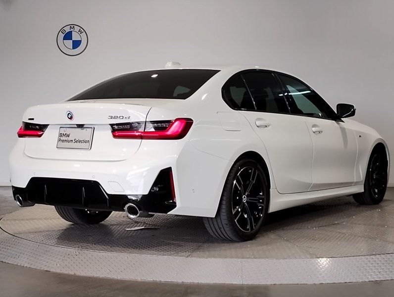 320d xDrive Berline RHD