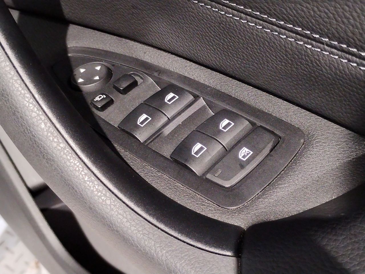 X1 sDrive18i RHD
