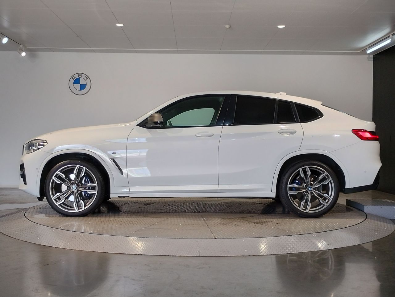 X4 M40i RHD