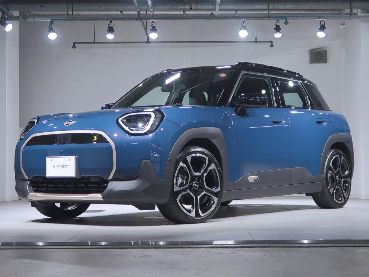 THE NEW ALL-ELECTRIC MINI ACEMAN SE