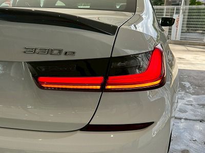 G20 330e Saloon RHD