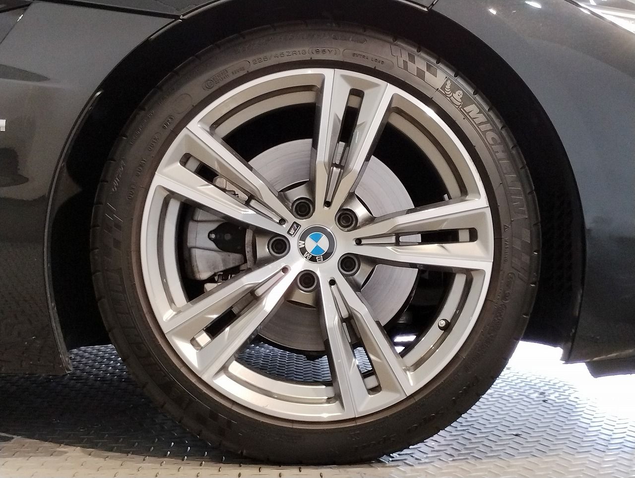 G29 z4 sDrive20i RHD