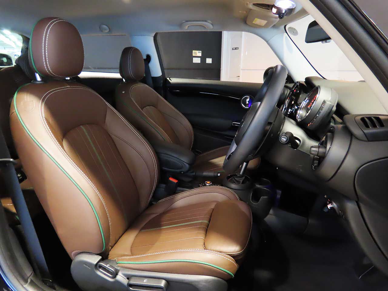 F56 COOPER S D(AT)