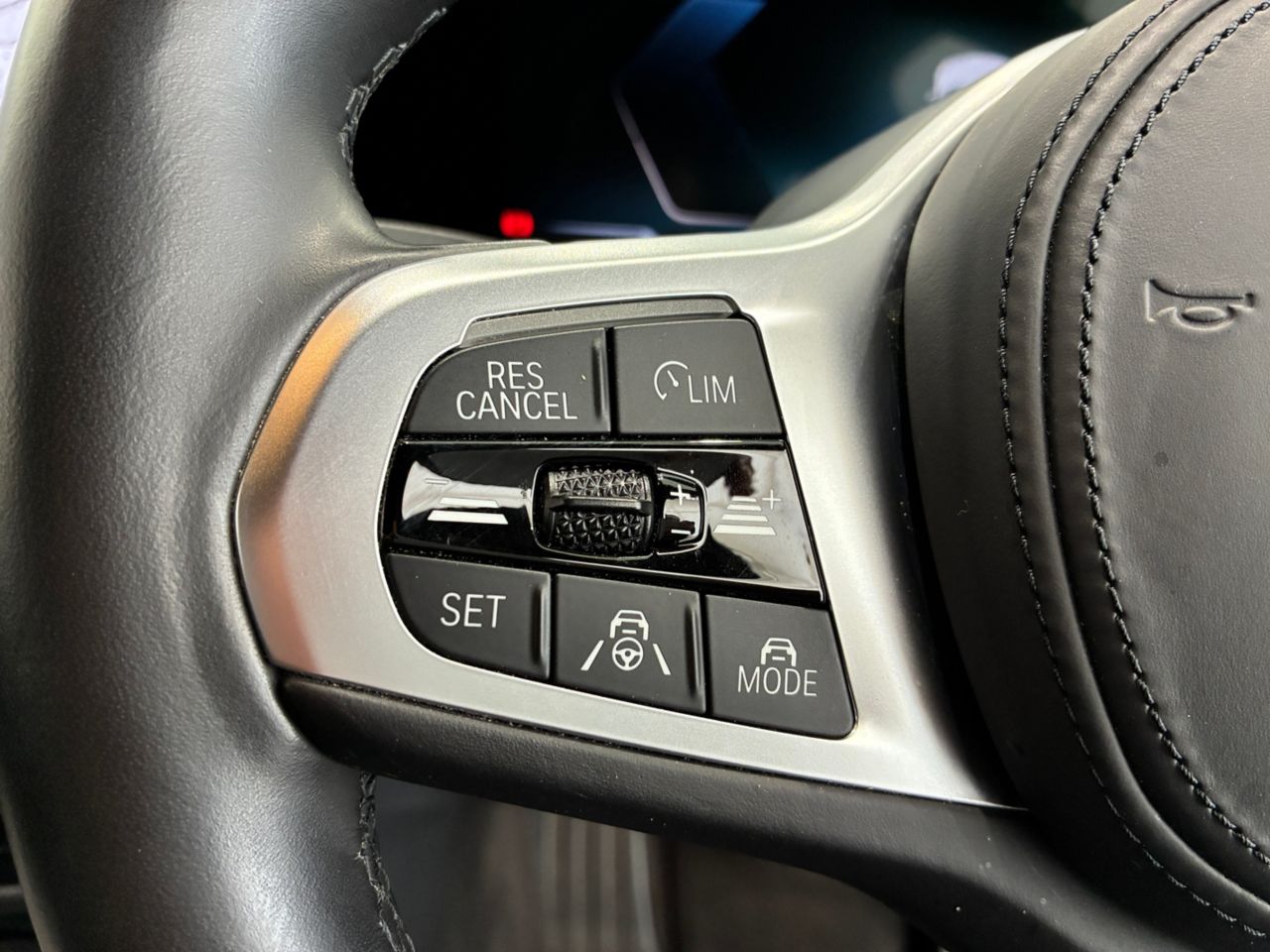 G26 i4 eDrive40 RHD