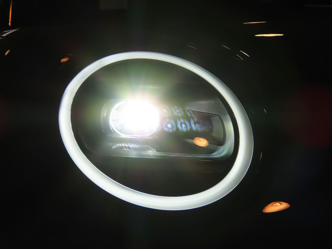 J01 MINI Cooper E