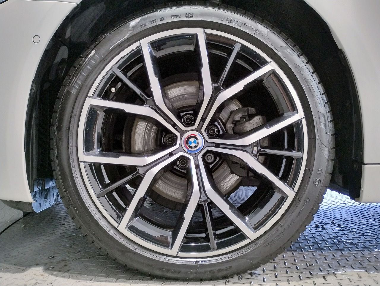520d xDrive Sedan RHD
