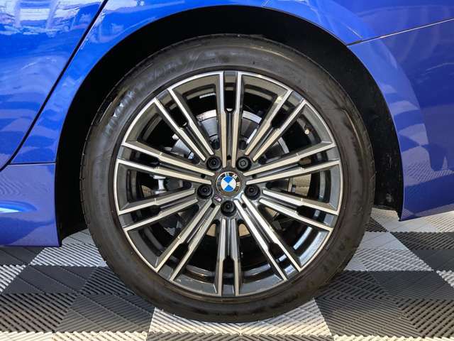 G20 320d xDrive RHD Saloon