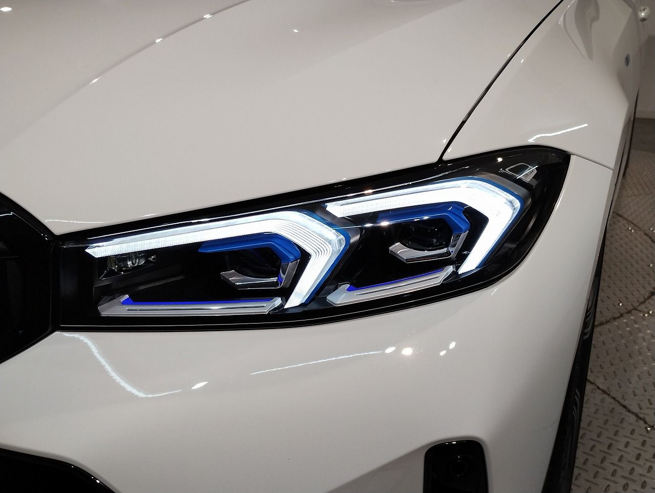 320d xDrive Berline RHD