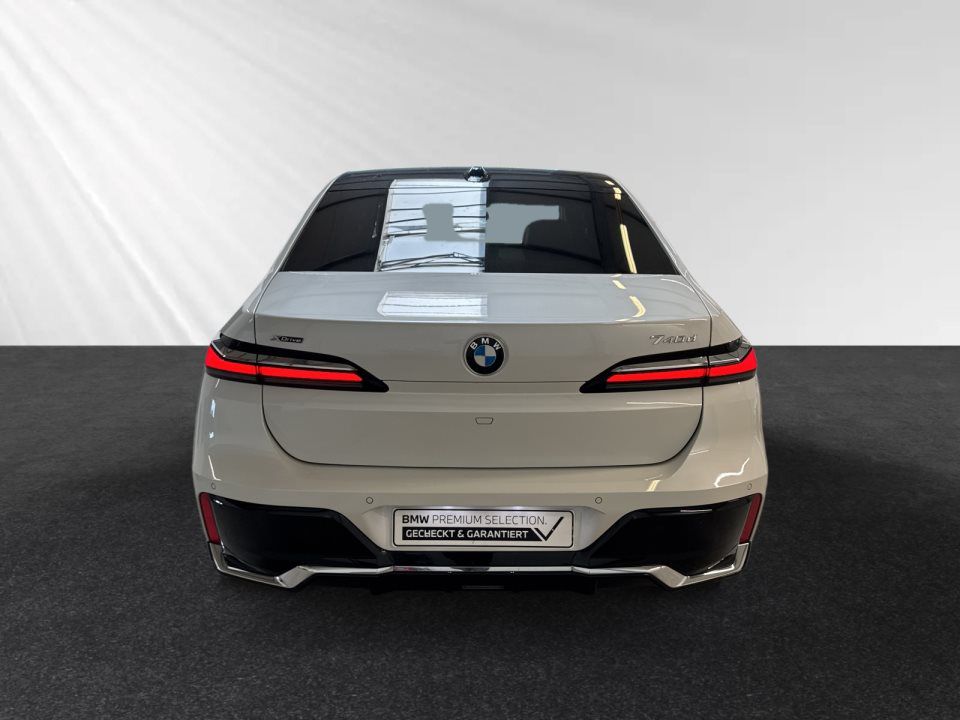 BMW 740
