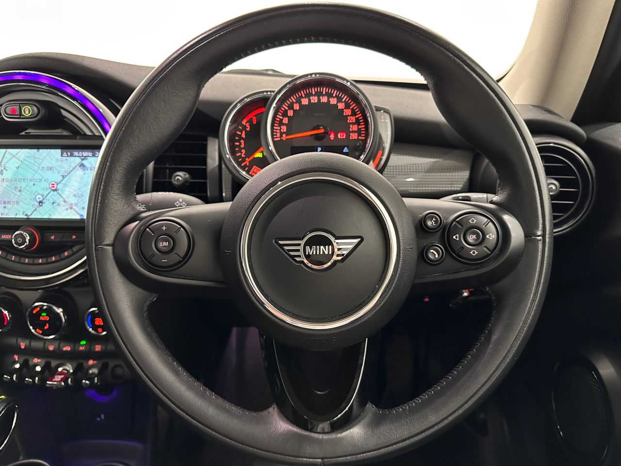 F56 COOPER D (AT)