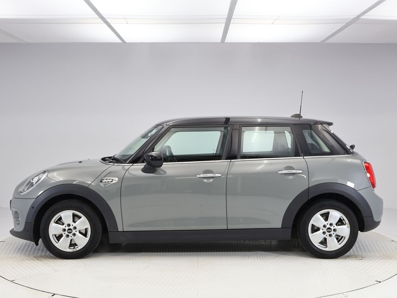 F55 COOPER D (AT)