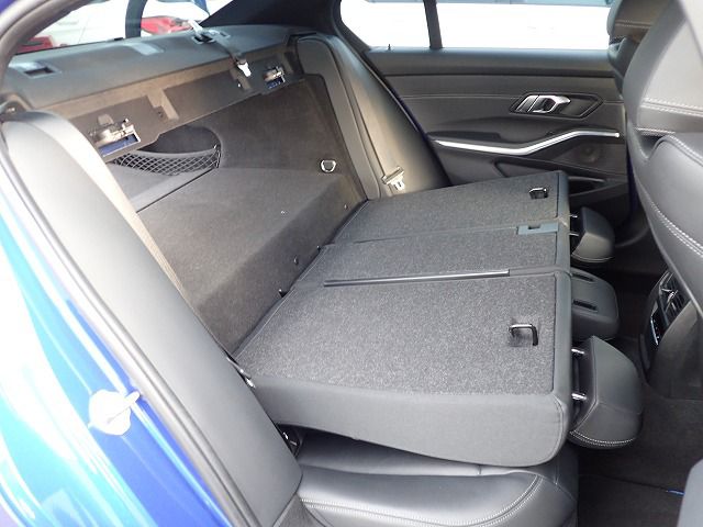 G20 330e Saloon RHD