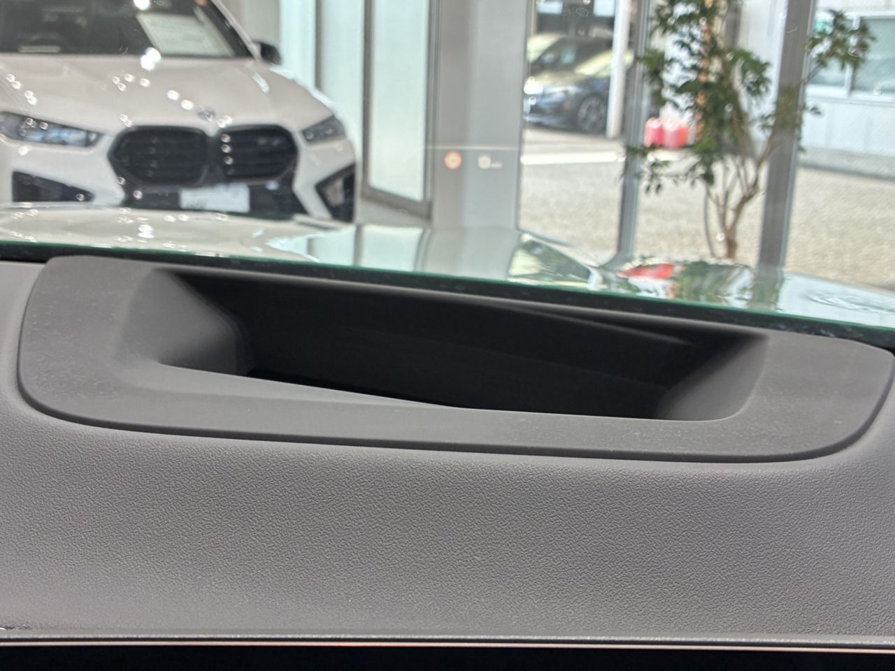 X6 M60i xDrive RHD