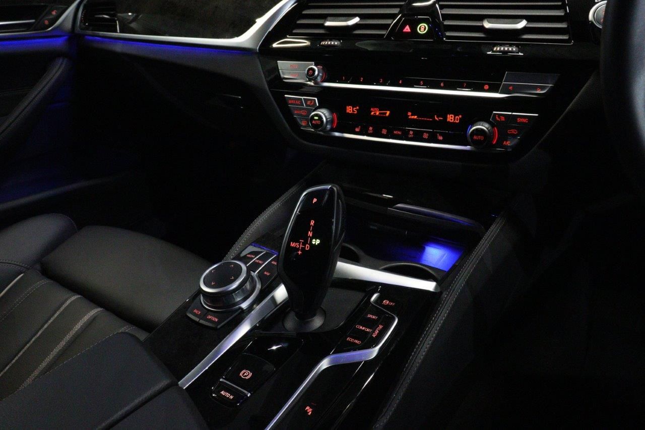 520d xDrive Sedan RHD