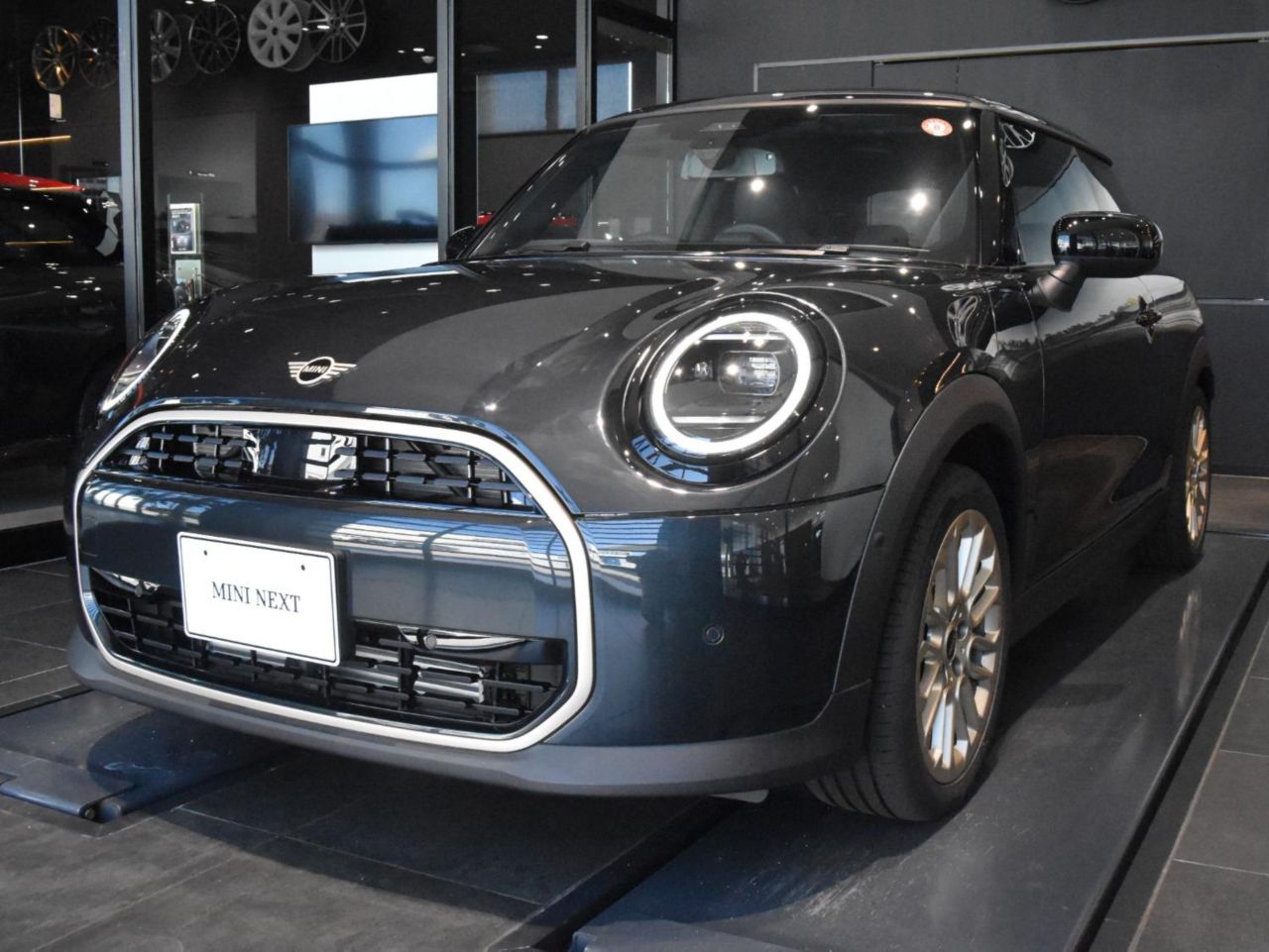 THE NEW MINI COOPER (3 DOOR) C