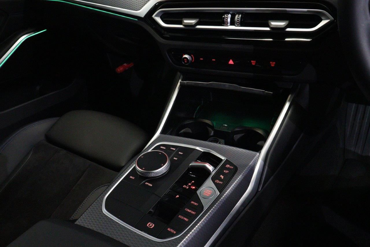 320d xDrive Berline RHD