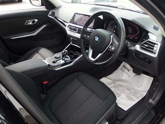 320i Sedan RHD