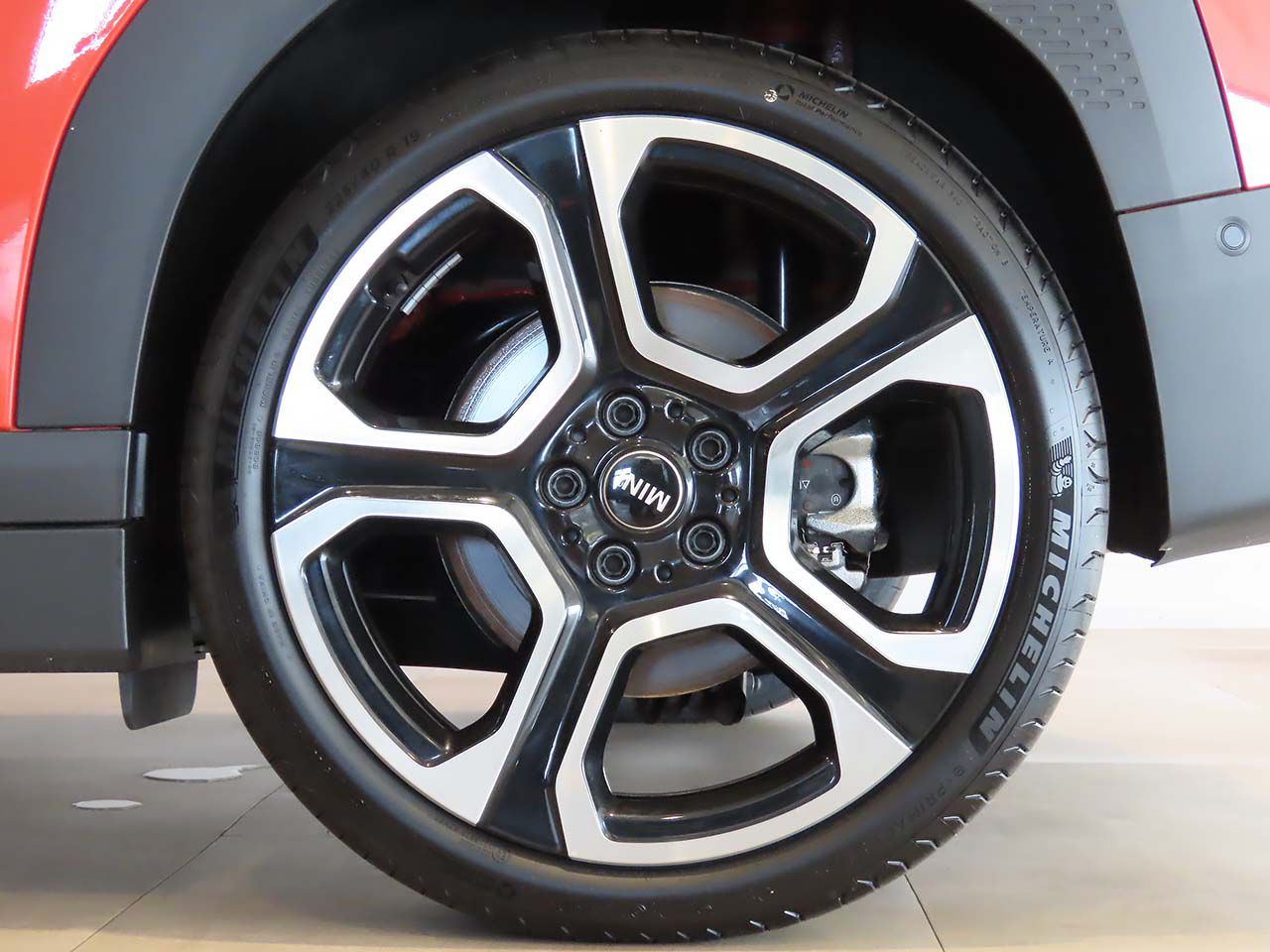 J05 MINI Aceman SE