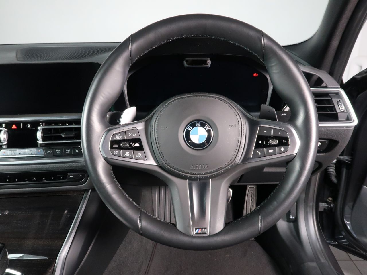 G20 330e Saloon RHD MX