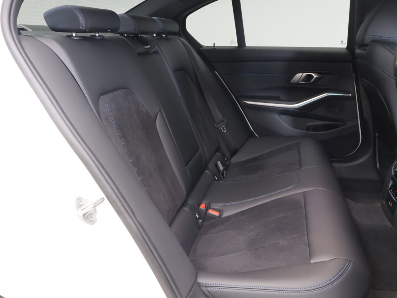 G20 330e Saloon LCI RHD MX