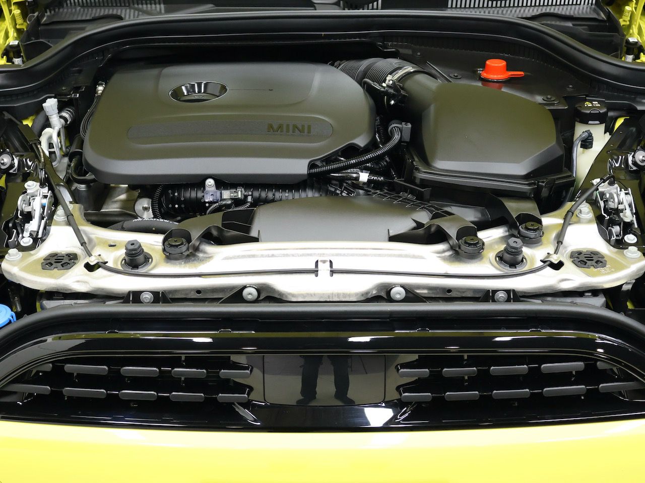F66 MINI Cooper C 3Dr