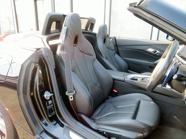 G29 z4 sDrive20i RHD