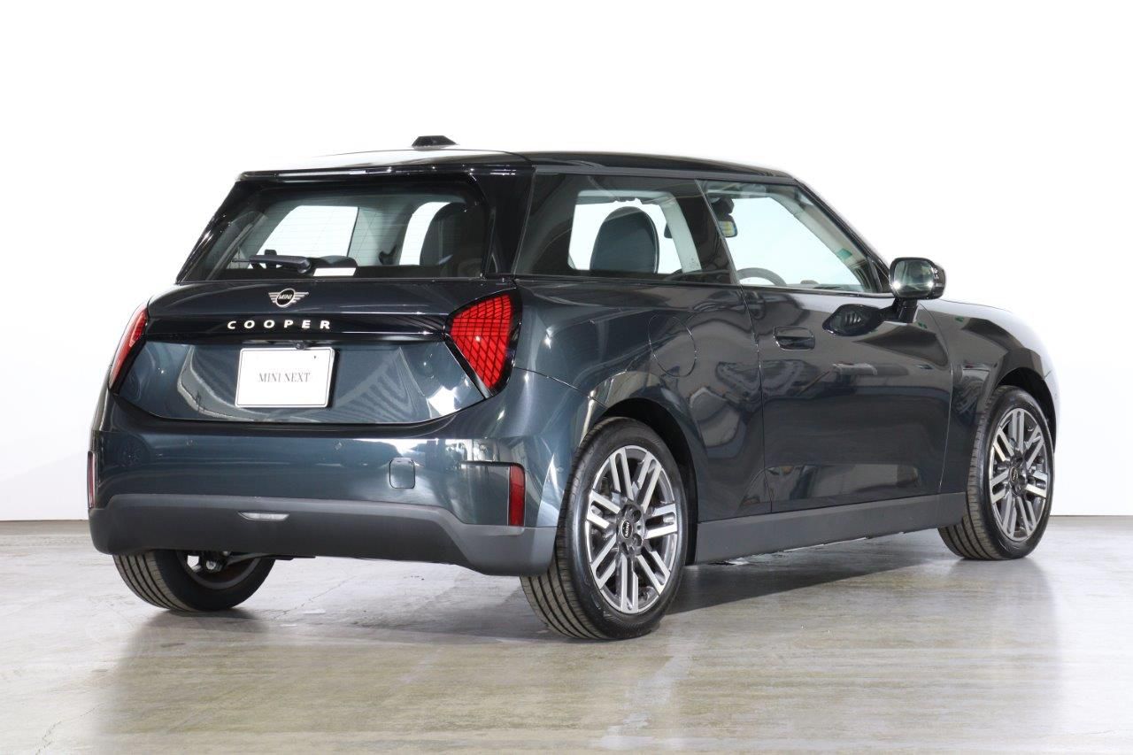 J01 MINI Cooper E