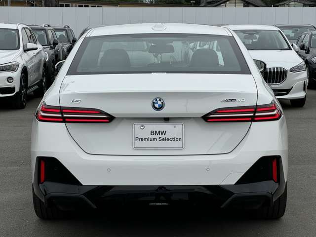 BMW i5 eDrive40 Sedan RHD