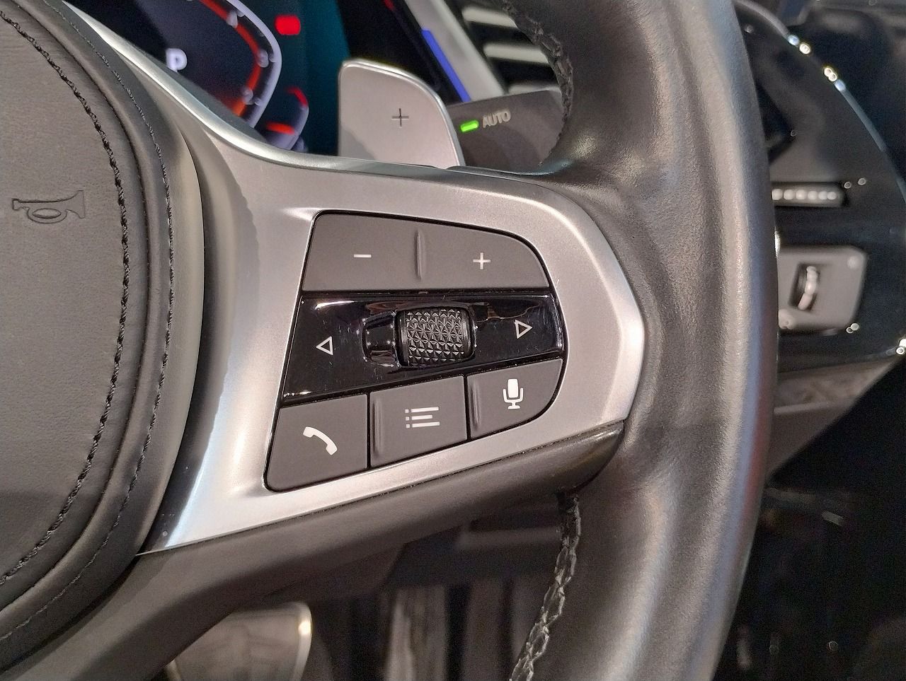 G29 z4 sDrive20i RHD