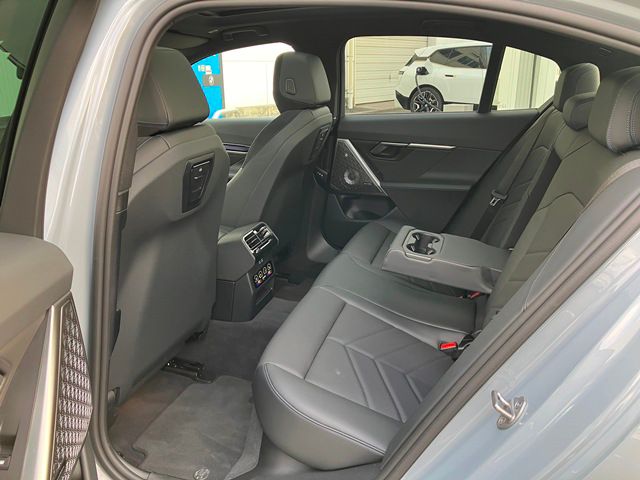 BMW i5 eDrive40 Sedan RHD