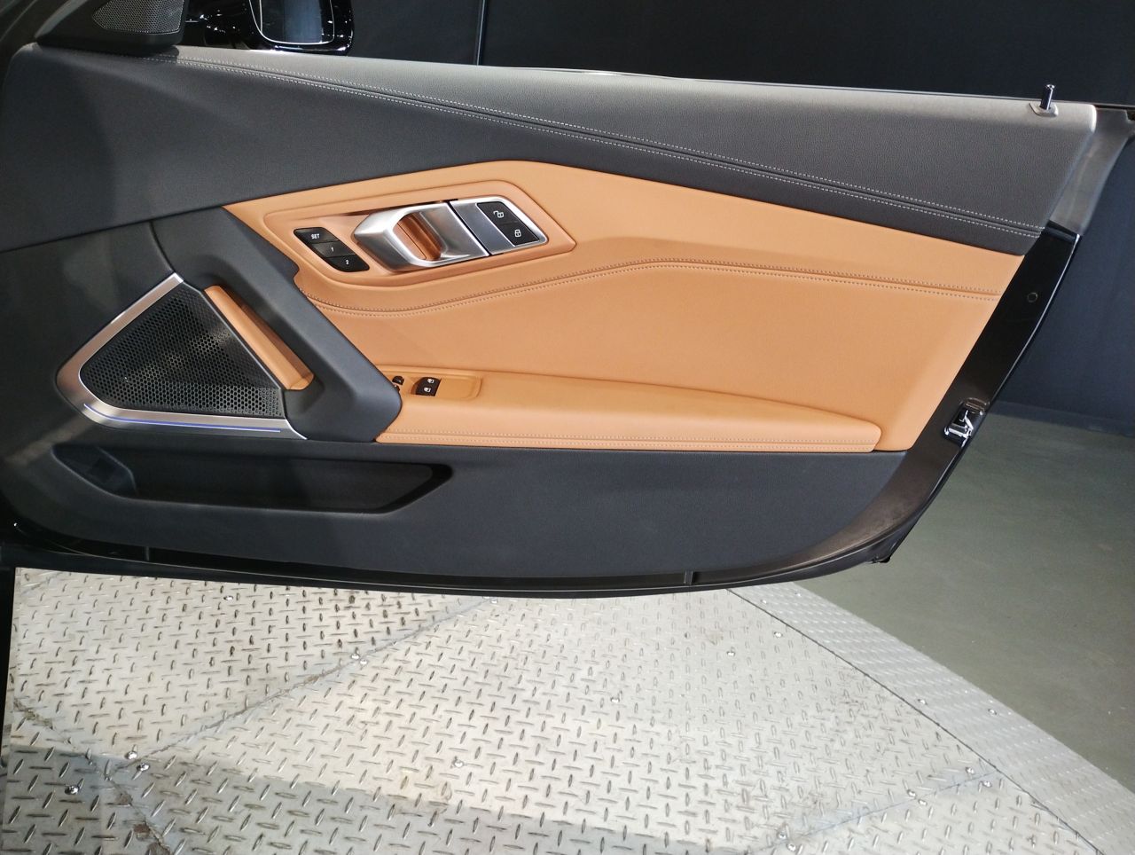 G29 z4 sDrive20i RHD