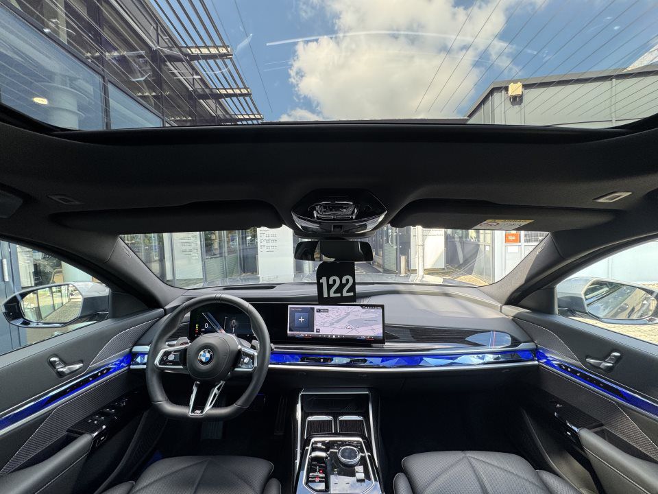 BMW 740