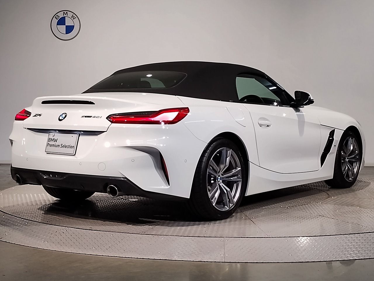 G29 z4 sDrive20i RHD