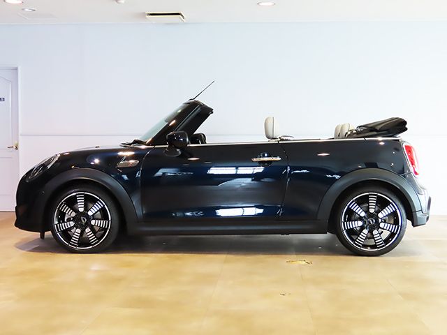 MINI Cooper S Convertible RHD