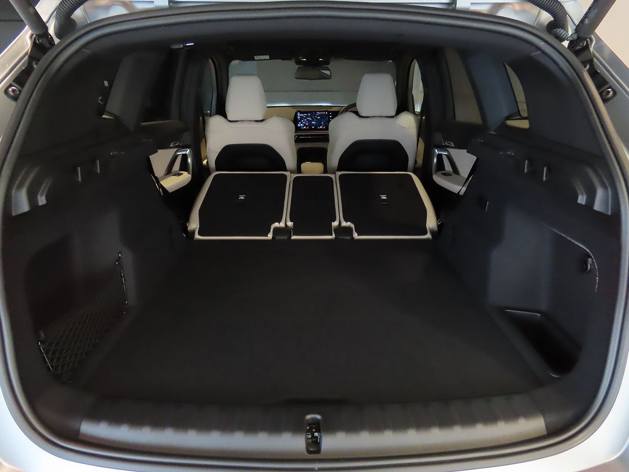 U11 iX1 xDrive30