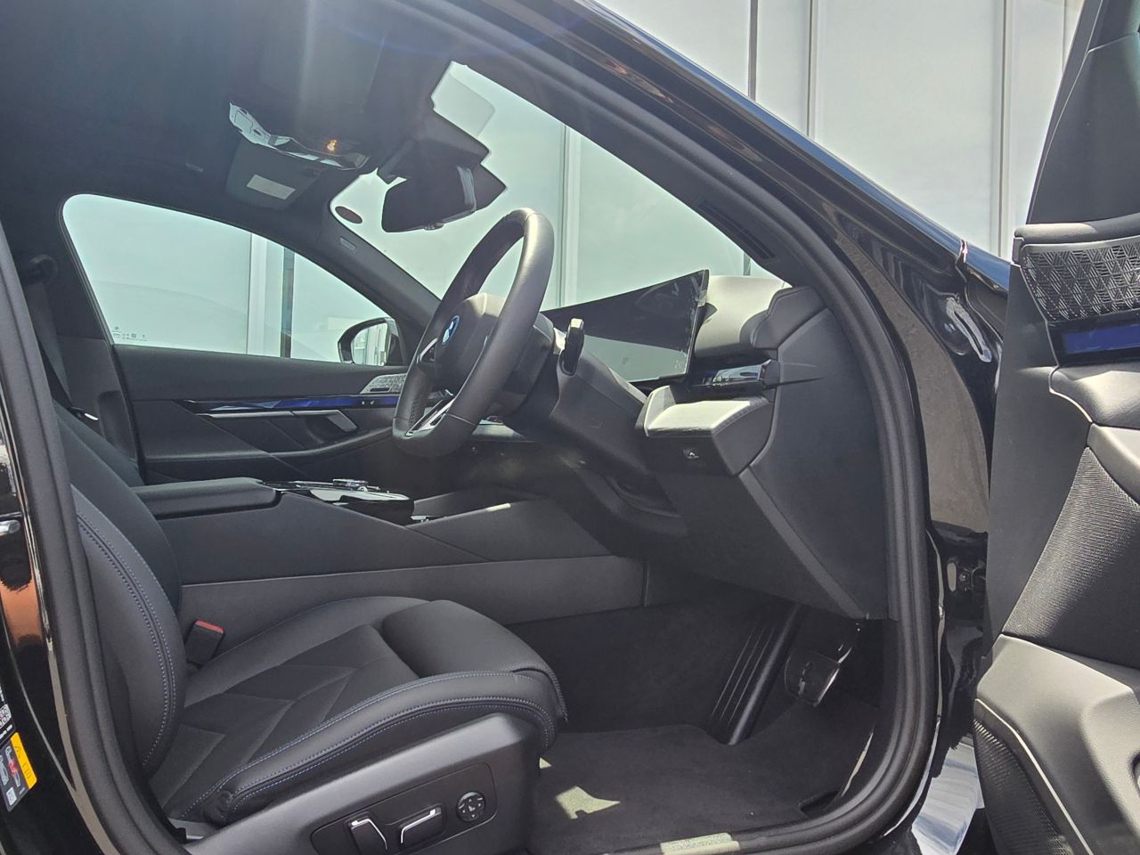 BMW i5 eDrive40 M Sport RHD